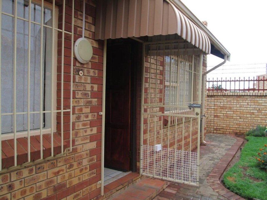 2 Bedroom Property for Sale in Uitsig Free State